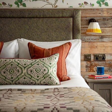 Hotel The Golden Lion At Settle Extérieur photo