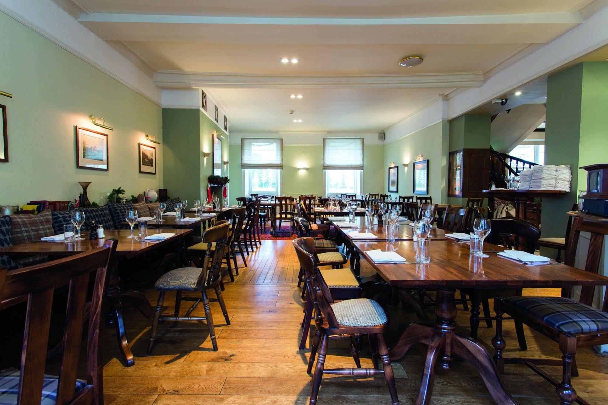 Hotel The Golden Lion At Settle Extérieur photo