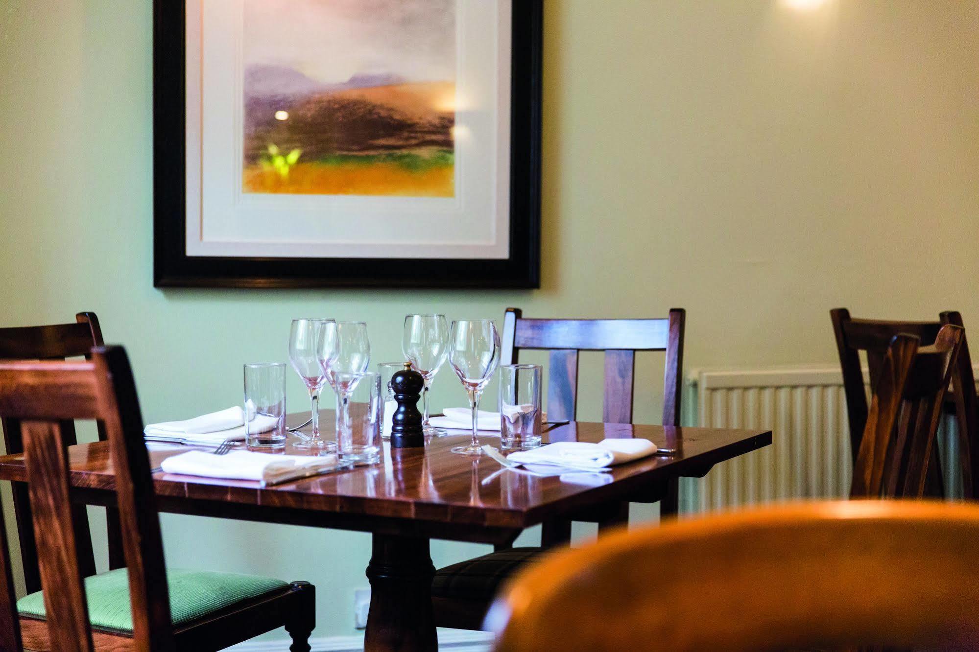 Hotel The Golden Lion At Settle Extérieur photo